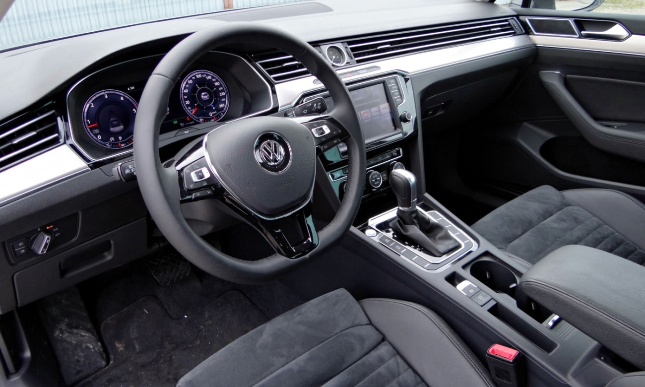 Volkswagen Passat Limousine B8 Highline 2.0 TDI DSG BlueMotion