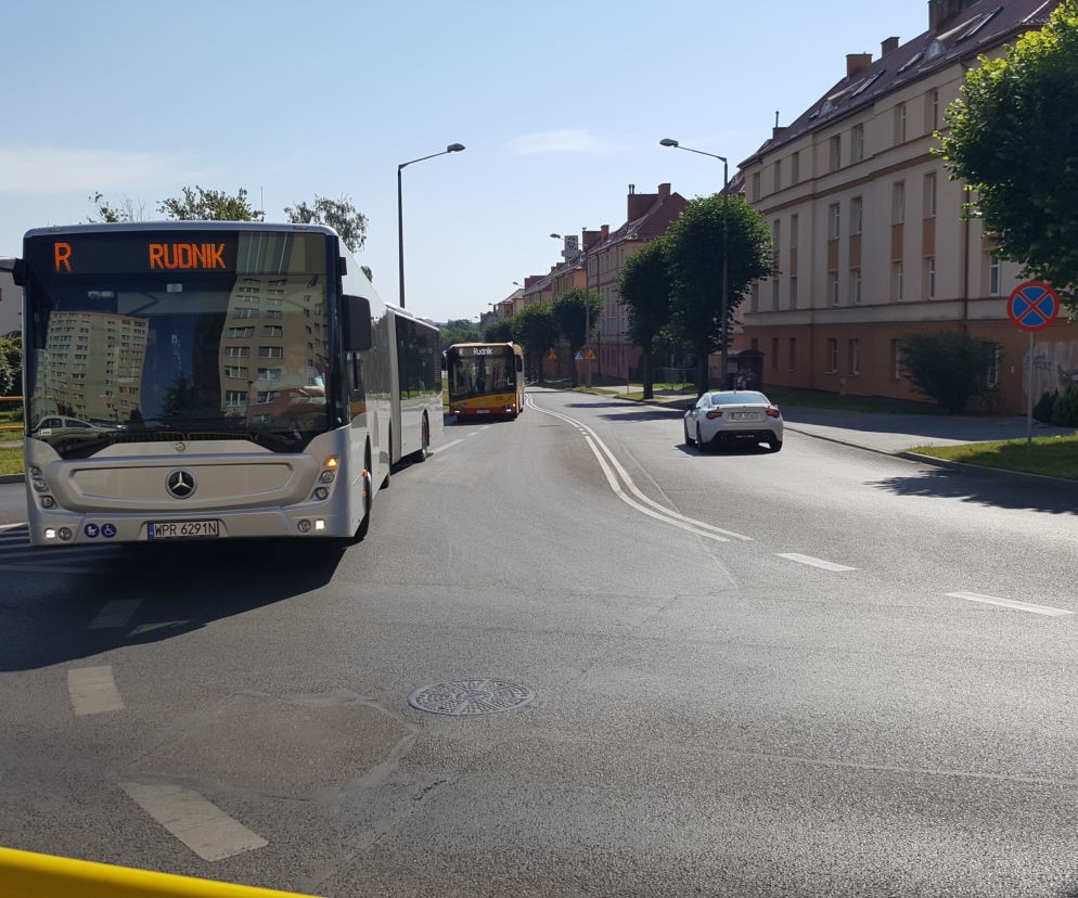 autobus przegubowy