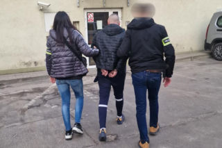 Zmieniał wygląd i miejsca zamieszkania. Policja szukała 44-latka przez 14 lat!