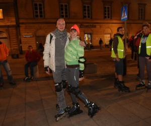 Nightskating. Warszawiacy przejechali stolicę na rolkach [Zdjęcia]