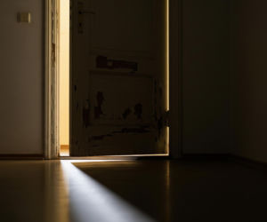 Kraków. Wigilijny terror w bloku. Jak daleko posunął się w akcie szaleństwa?