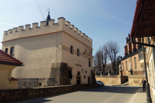 To najpiękniejsze miasto w Małopolsce. Jest porównywane do Krakowa, kiedyś było uznawane za stolicę Polski