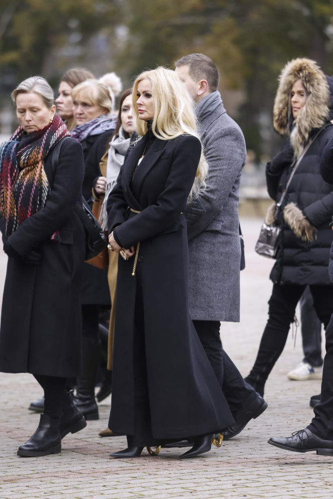 Agnieszka Maciąg spoczęła na Powązkach. Tak bliscy pożegnali uwielbianą modelkę
