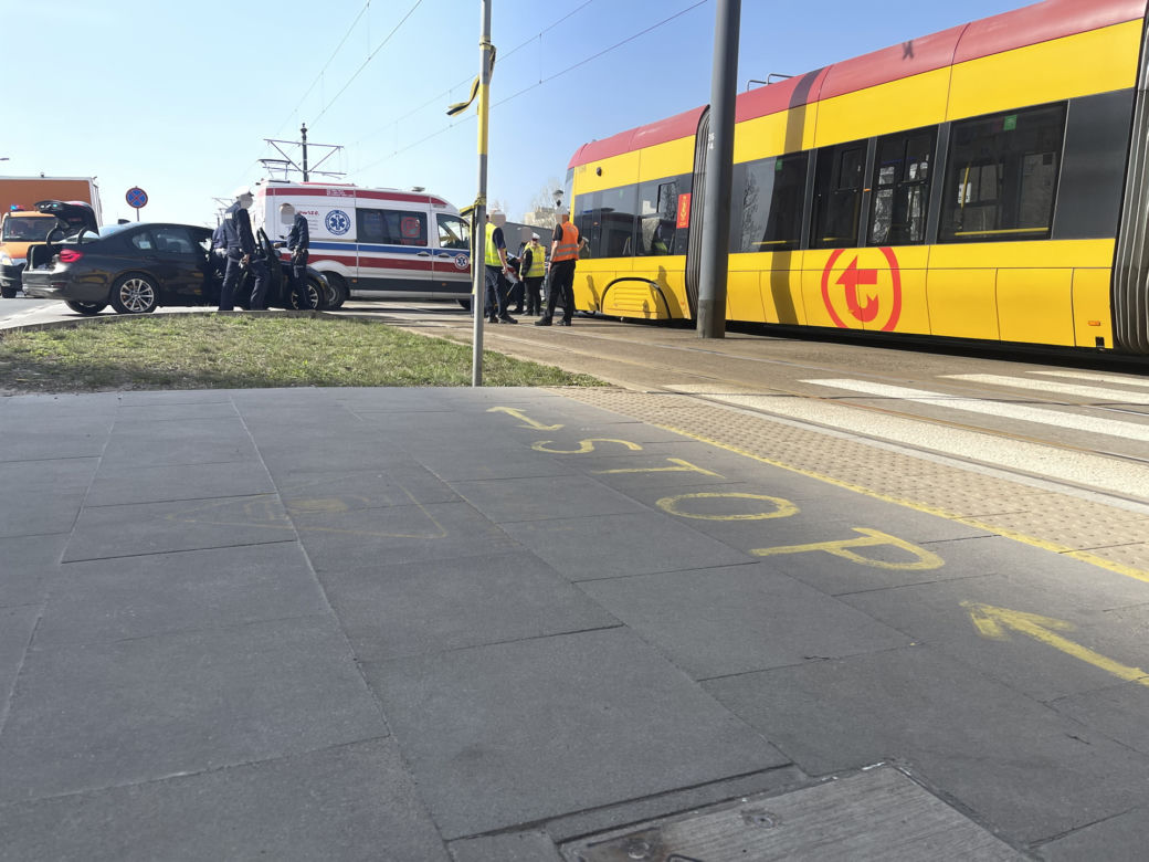 Dramat na Białołęce. 5-latek wjechał rowerkiem pod tramwaj 