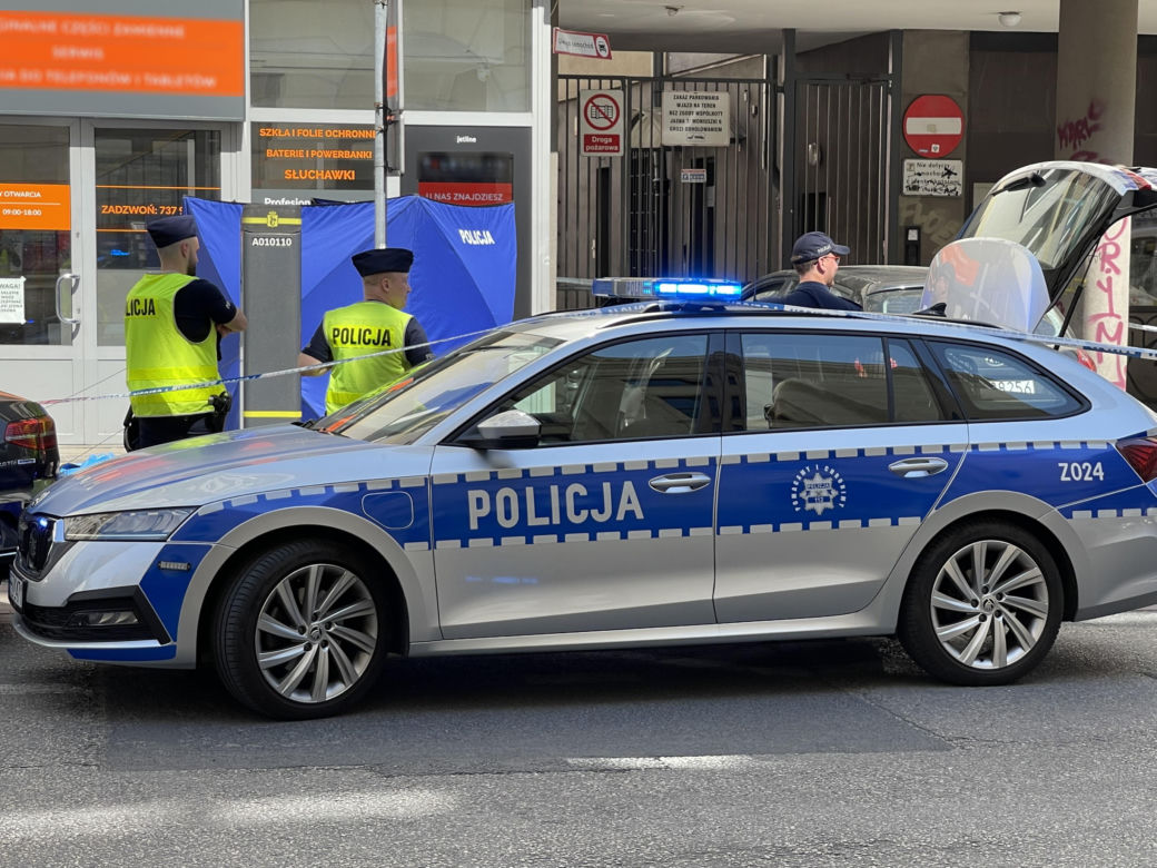 Tragedia w samym centrum Warszawy. Kobieta skoczyła z 9. piętra. Nie żyje