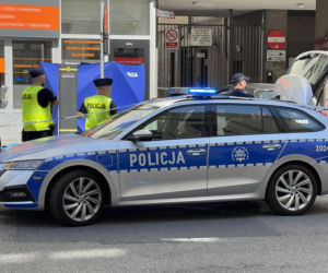 Tragedia w samym centrum Warszawy. Kobieta skoczyła z 9. piętra. Nie żyje