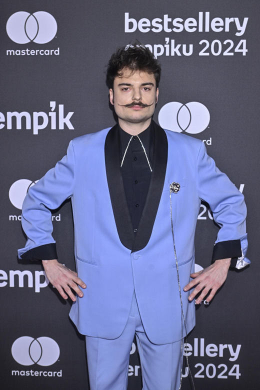 Wiktor Dyduła zgolił wąsa!