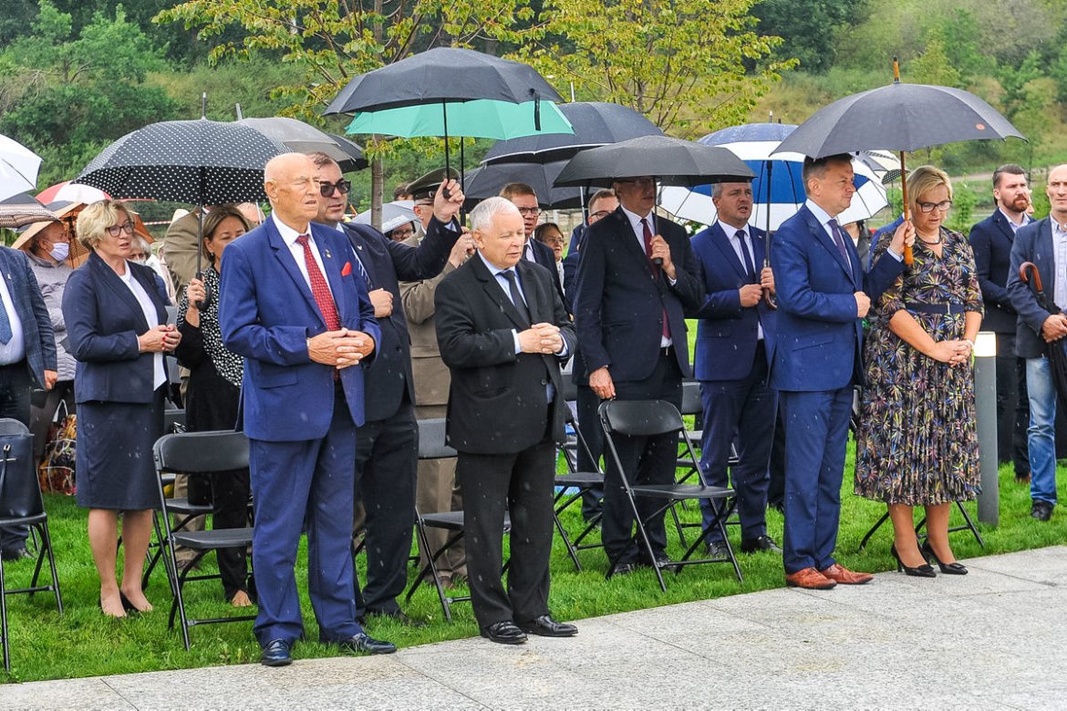Ukłony dla Rydzyka, uśmiech dla Kaczyńskiego