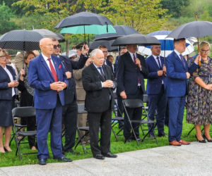 Ukłony dla Rydzyka, uśmiech dla Kaczyńskiego