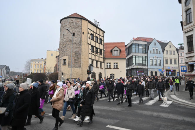 Marsz Ciszy przeszedł ulicami Jeleniej Góry