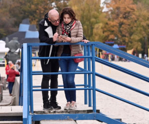 Michał Kamiński z żoną nad morzem 