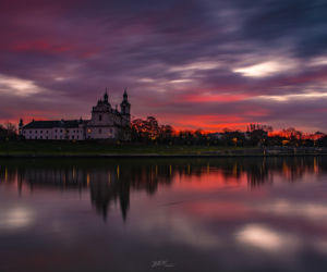 Krwisty wschód słońca nad Krakowem