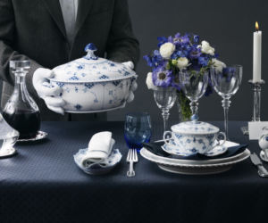 Biało-niebieska porcelana i ceramika