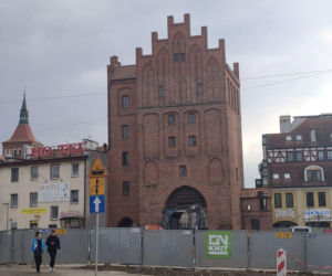 Teren przed Wysoką Bramą w Olsztynie przechodzi metamorfozę