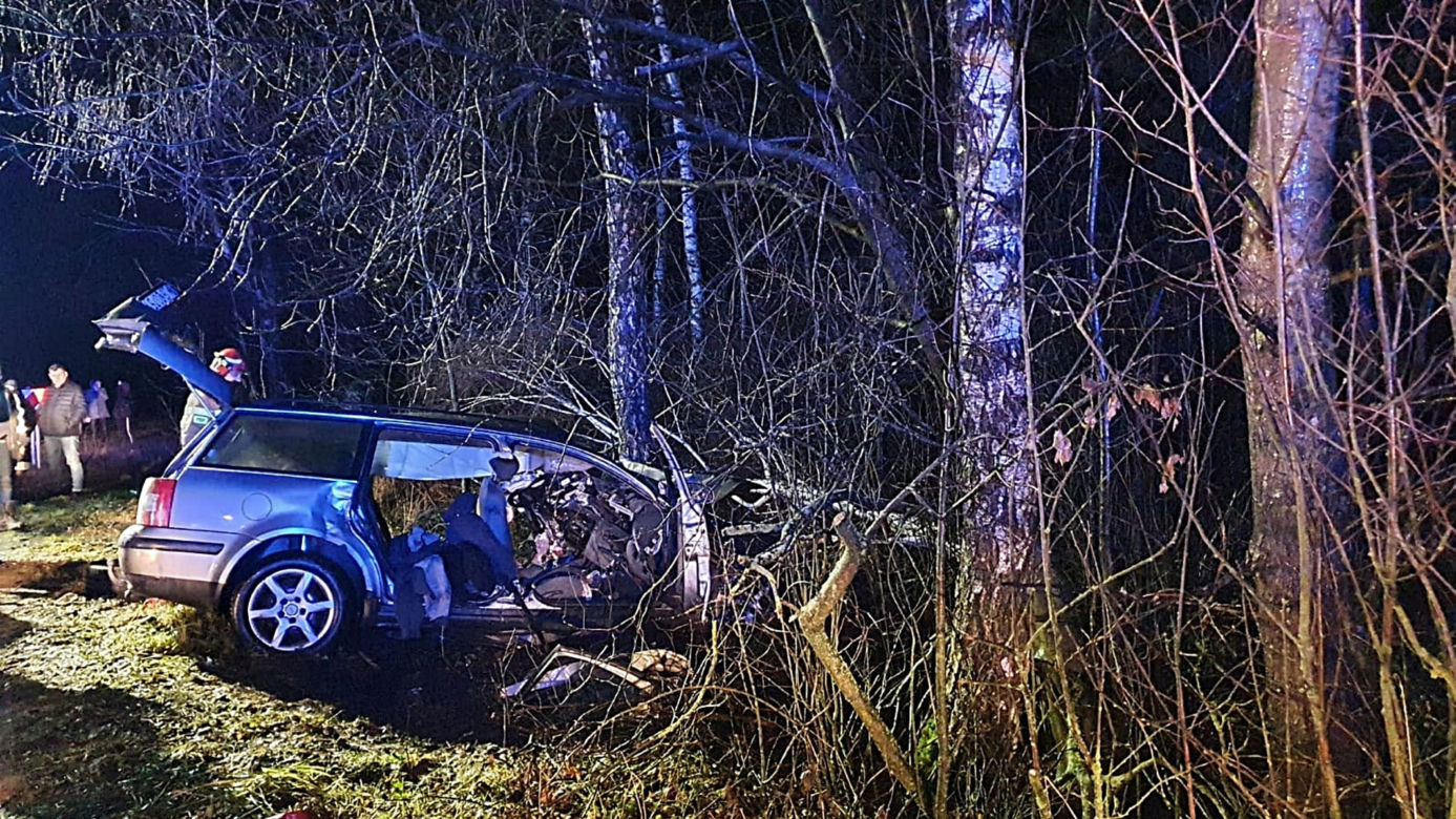 Zabił się o północy w sylwestrową noc. Jego passat roztrzaskał się na drzewie