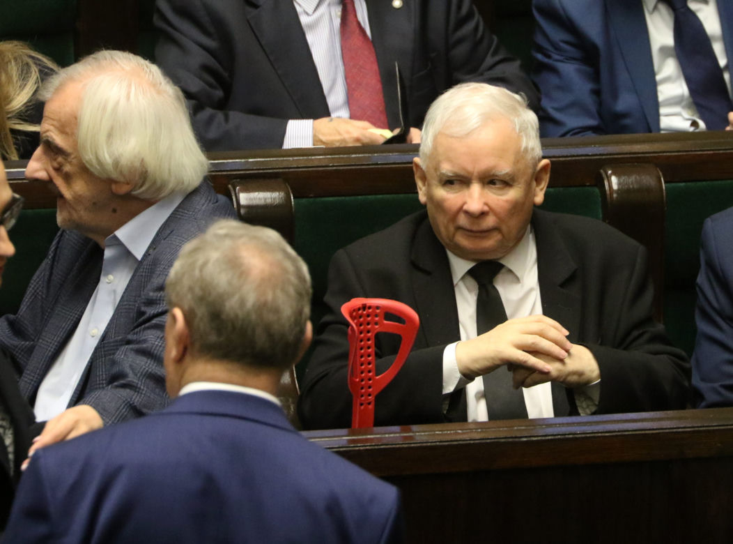 Jarosław Kaczyński po ciężkiej operacji kolana