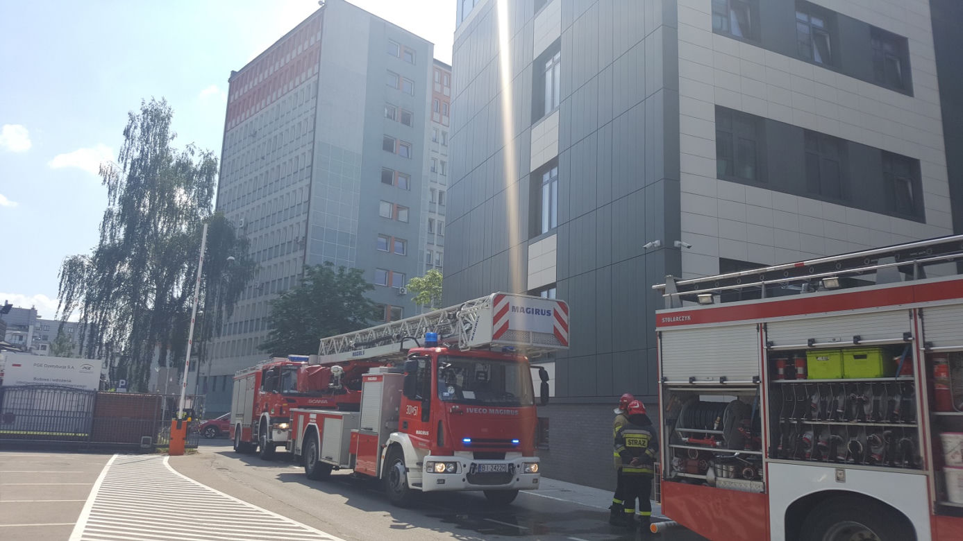 Białystok. Pożar w biurowcu przy ul. Świętojańskiej. Ponad 200 osób opuściło budynek