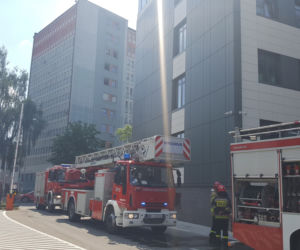 Białystok. Pożar w biurowcu przy ul. Świętojańskiej. Ponad 200 osób opuściło budynek