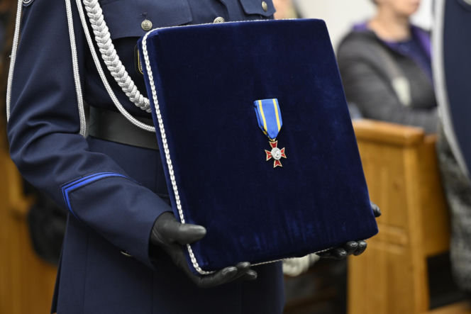 Młody policjant zginął w potwornym wypadku. Pogrzeb Kacpra Mierzejewskiego