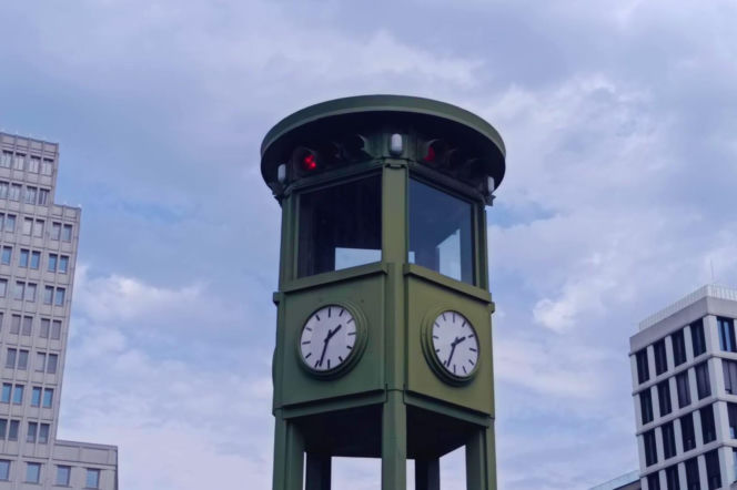 Zegar z sygnalizatorem na Potsdamer Platz