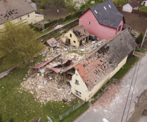 Gruzowisko zamiast domu. Straszny widok w Ożarach 
