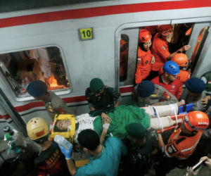 Indonezja/ Do 14 wzrosła liczba ofiar śmiertelnych kolizji pociągów, 84 osoby ranne