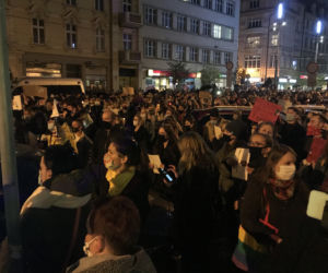 Protest kobiet w Katowicach. Tłumy strajkują przeciwko zakazowi aborcji