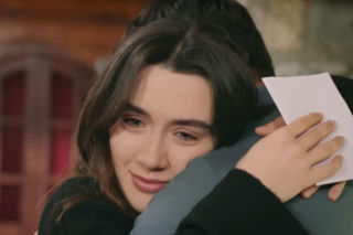 Wichrowe wzgórze, odcinek 370: Halil przygotowuje list do dziecka i bilety do Francji dla Zeynep