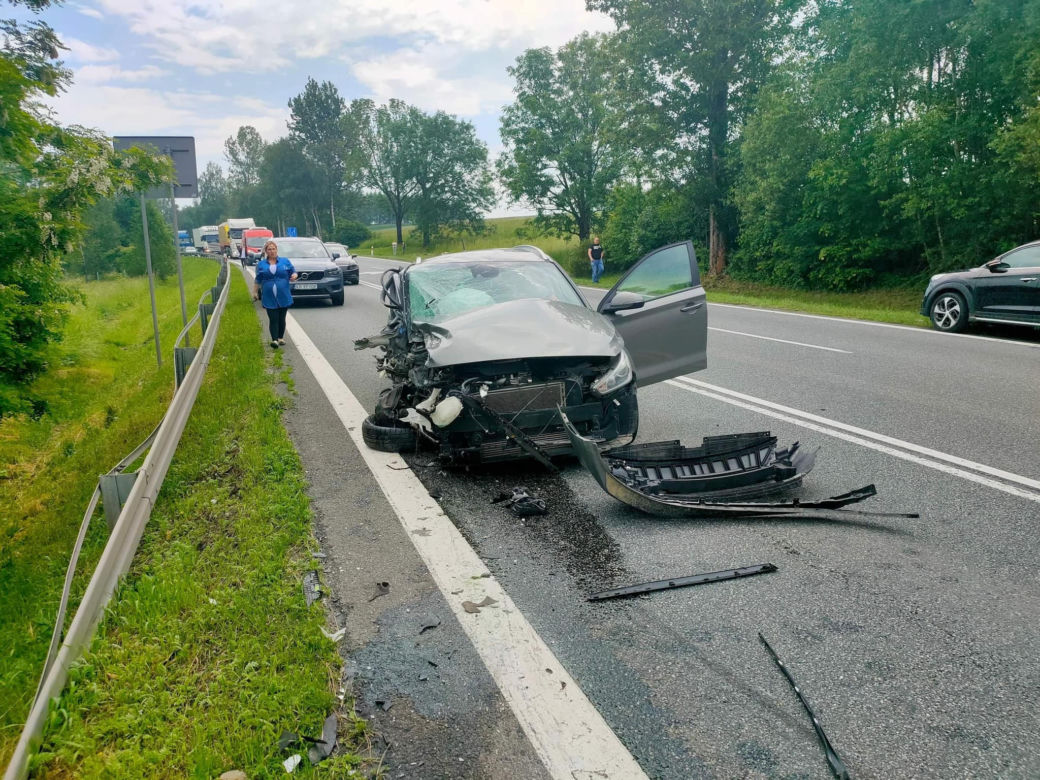 Potworny wypadek w Gotkowicach. Nie żyje malutkie dziecko i dorosły mężczyzna