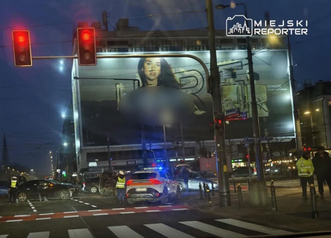 Jechali do wykolejonego tramwaju, doszło do wypadku. Trzy osoby ranne