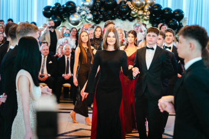 Studniówka 2026 młodzieży z IV LO im. Hetmana Stanisława Żółkiewskiego w Siedlcach