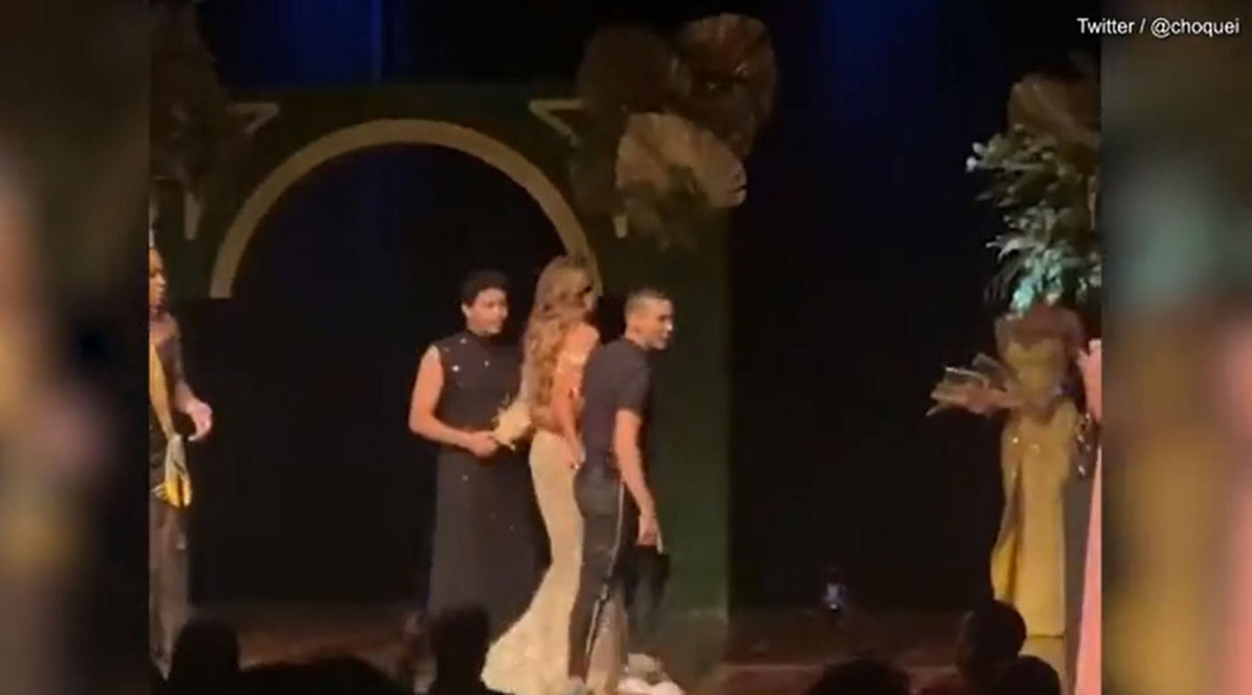 Awantura na wyborach Miss Transwestytów! Mąż wicemiss wtargnął na scenę i zniszczył koronę