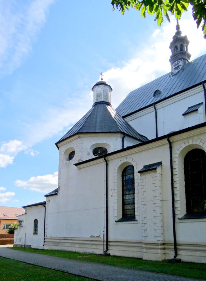 Jeden z najpiękniejszych pałaców znajduje się w województwie łódzkim. Jest dumą średniowiecznego miasta