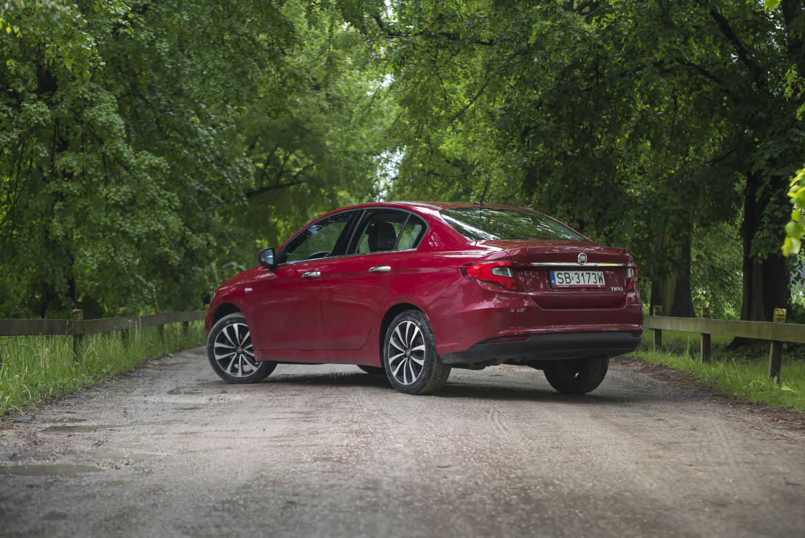 Fiat Tipo 1.6 Multijet 120 KM 6MT Lounge