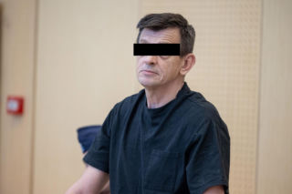 Oblał żonę kwasem i zadźgał