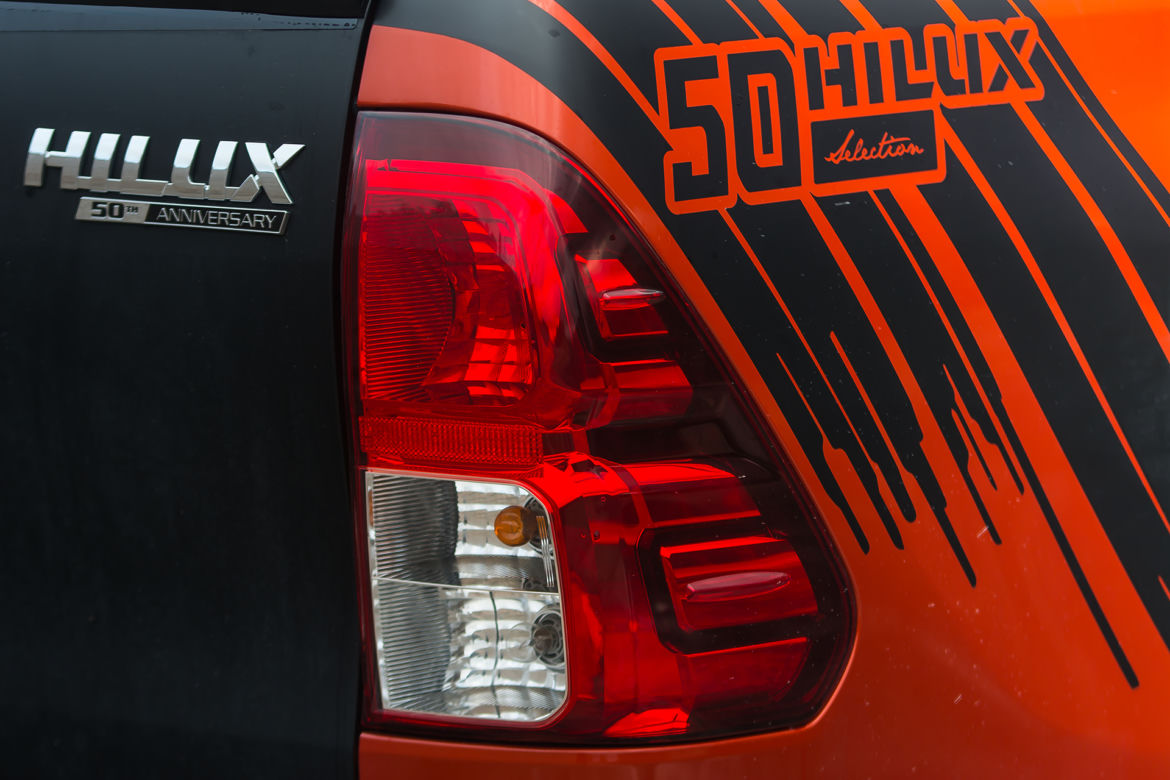 Toyota Hilux 2.4 D-4D 150 KM 4x4 AT6 Selection 50
