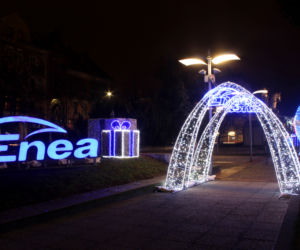Iluminacja świąteczna na pl. Lotników
