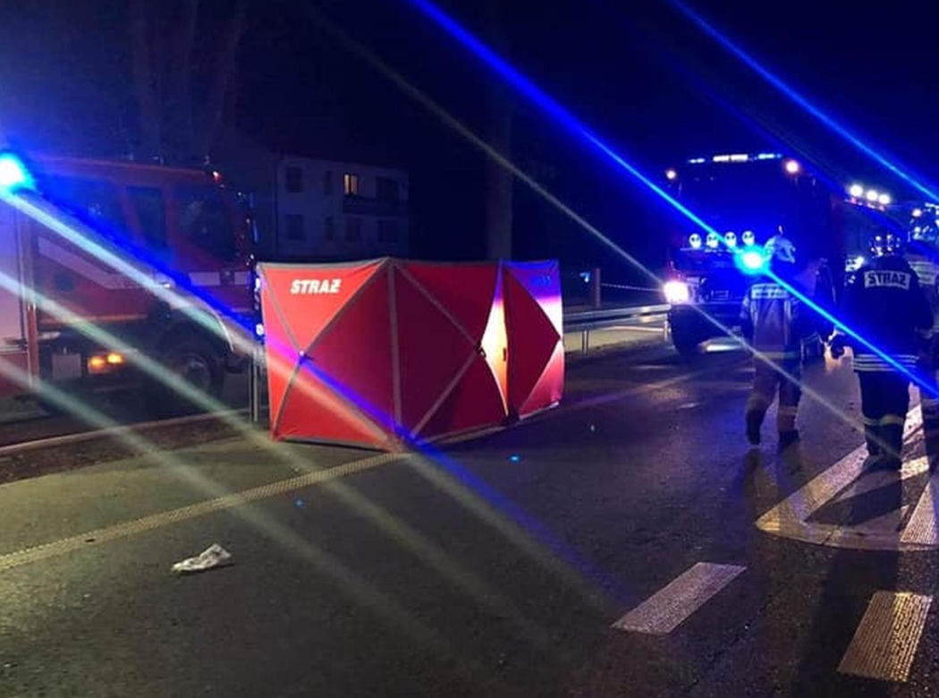 Pożar wybuchł w nocy. Ogień i dym odcięły drogę ucieczki czteroosobowej rodzinie