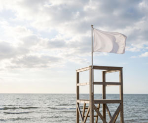 Sinice Gdynia. Czy w Gdyni można się kąpać 17.08? Flaga, warunki pogodowe