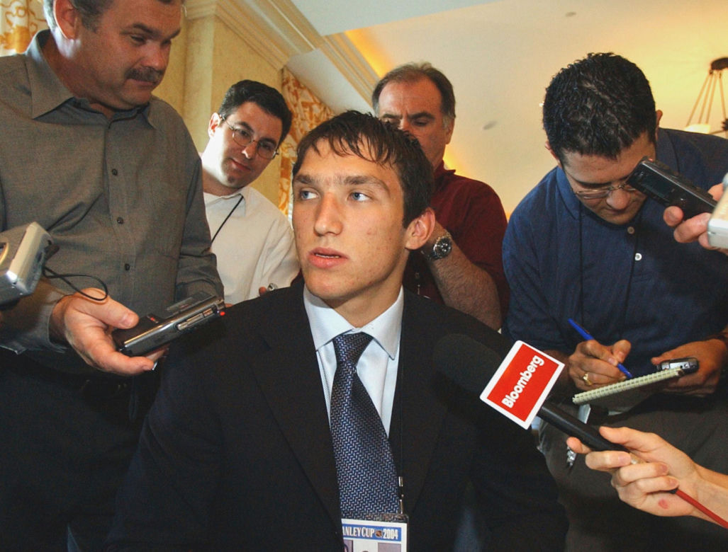 Alexander Ovechkin został najlepszym strzelcem w historii NHL. Potrzebujemy galerię zdjęć z celebracji, która miała miejsce w USA