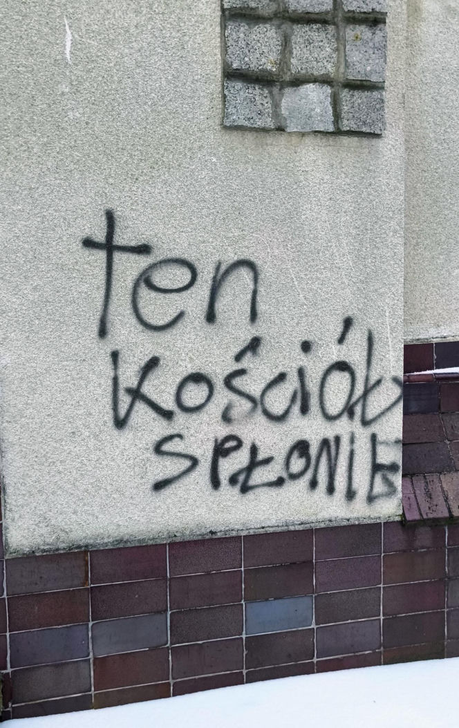 Satanistyczne znaki i groźby w Poznaniu. „Ten kościół spłonie”. Ksiądz zabiera głos