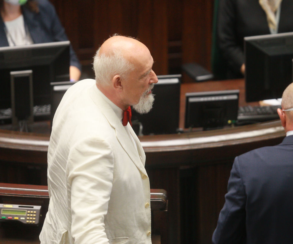 Agata Duda i Janusz Korwin-Mikke ubrani w identycznym stylu!