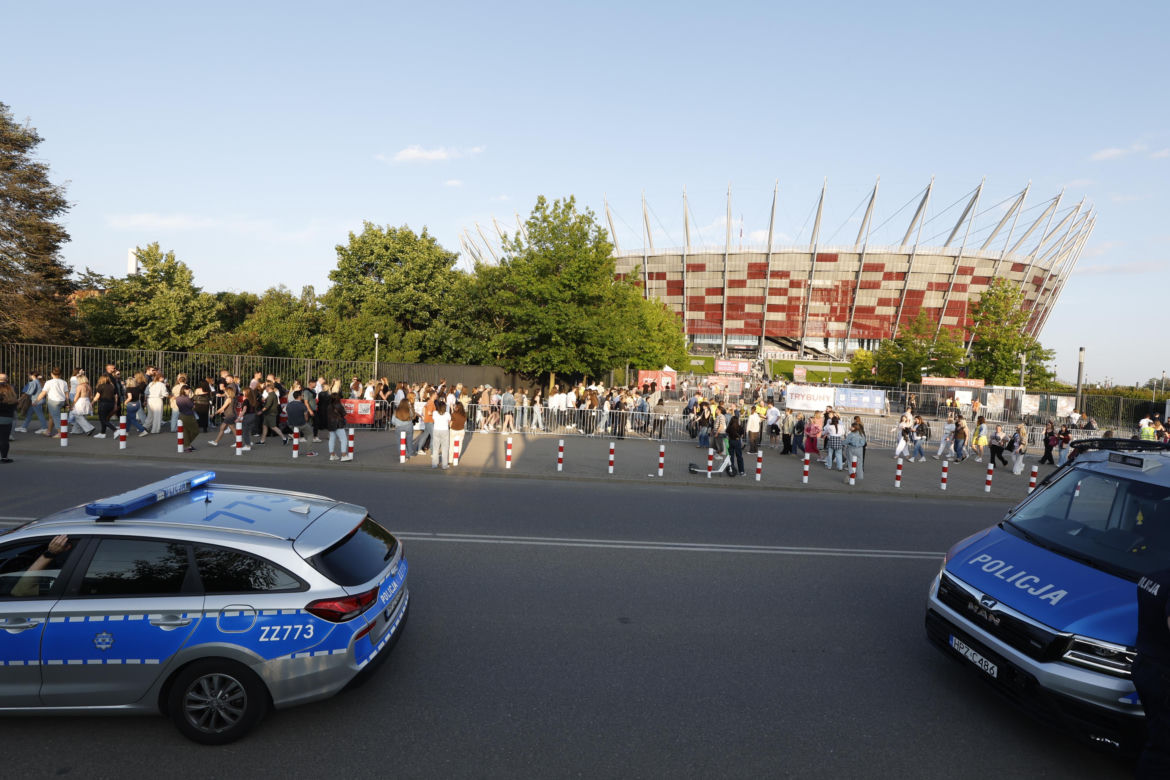 Koncert Justina Timberlake'a w Warszawie - fani pod PGE Narodowym
