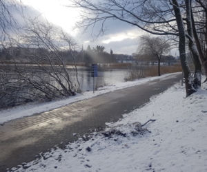 Zamiast wiosny jest zima! Śnieg zaskoczył mieszkańców Olsztyna [ZDJĘCIA]