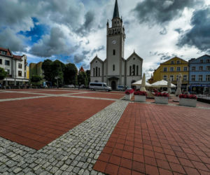 Adam stanął w obronie ukochanej, skatowali go na śmierć. Spoczął obok swoich braci