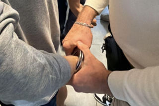 Znęcał się nad żoną i 10-letnim synem. Podczas zatrzymania policjanci odkryli coś jeszcze!