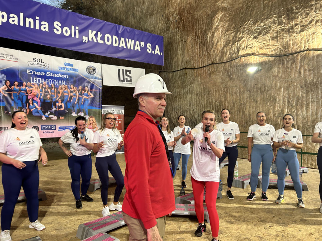 Trening fitness na stepie 600 metrów pod ziemią. Poznanianki zawalczyły o rekord Guinnessa