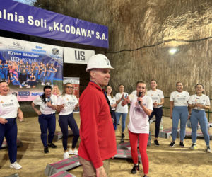 Trening fitness na stepie 600 metrów pod ziemią. Poznanianki zawalczyły o rekord Guinnessa