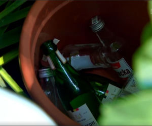 Barwy szczęścia, odc. 2160. Sabina (Barbara Kurzaj) ukrywa alkohol