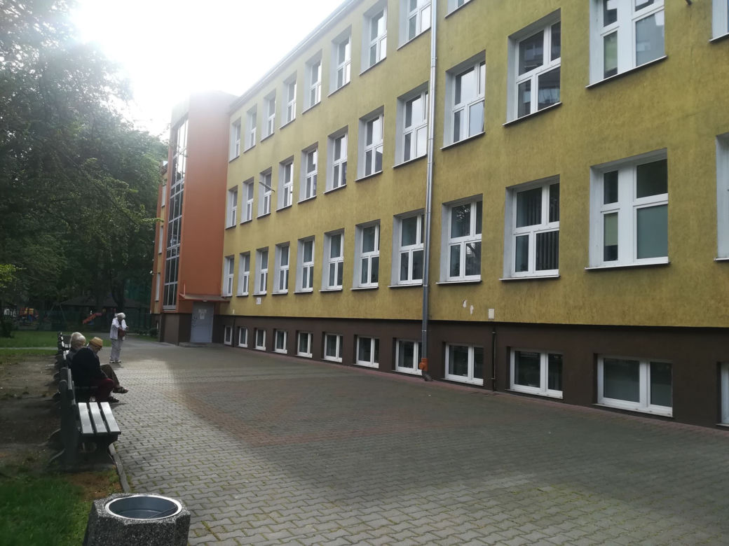 II tura wyborów prezydenckich w Warsszawie - komisja wyborcza o 7 rano